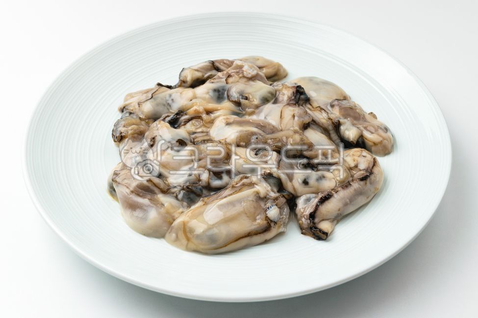 seafood,close up,cave,ingredient,savory,raw,food,Smells good,meal,shellfish,grocery,Food Ingredients,ingredients,raw oysters,clam,mollusk,soft