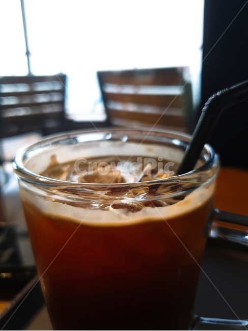 커피,얼음,시원,유리컵,유리,투명,카페,여름,차가운,음료,마실것,카페인,빨대,coffee,glass,cup,cafe,cold,drink,ice,커피,카페,coffee,cafe