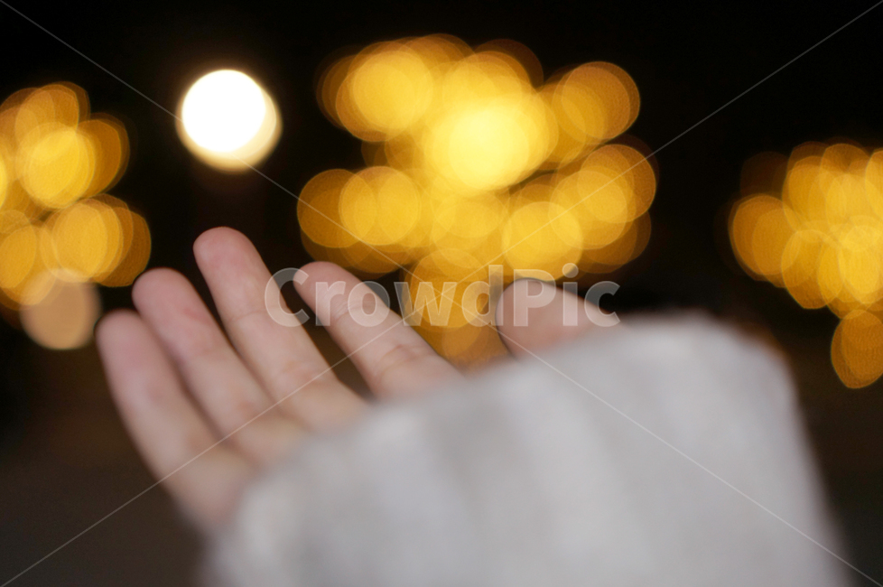 보케,둥근보케,손,조명,아련,주황조명,야경,밤,풍경,nightscape,night,landscape,사람,인물,인간,human,person,신체일부,몸,body,감성,sensible,feeling,finger,손가락