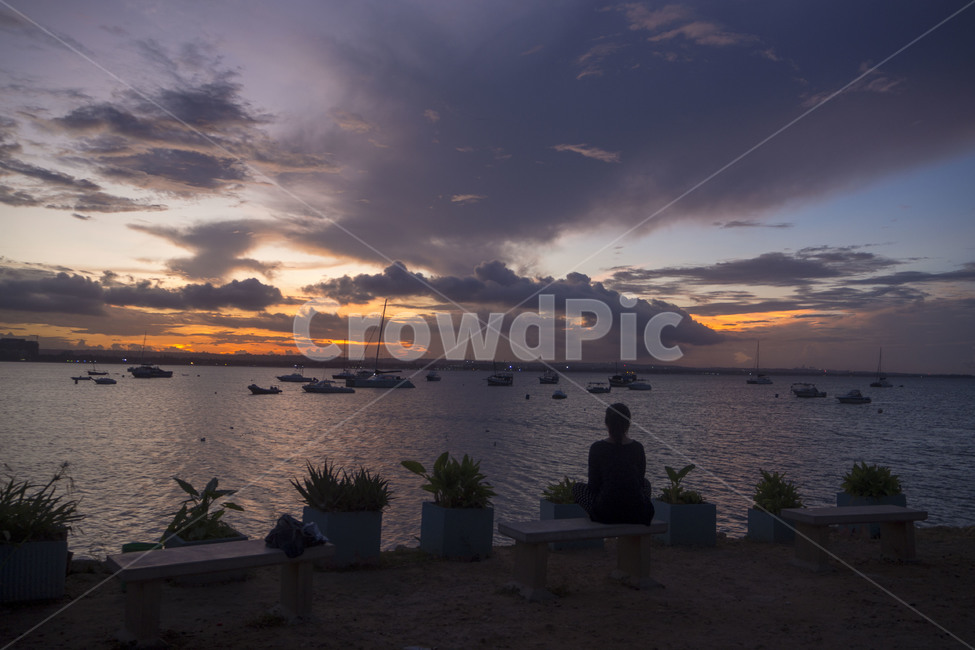 탄자니아,다르에스살람,daressalaam,바다,오션뷰,oceanview,ocean,sea,해질녘,노을,구름,sky,자연,풍경,nature,landscape,해외,외국,세계,foreign,oversea,world,세계자연풍경,해외자연풍경,외국자연풍경,world nature landscape,사람,인물,인간,human,person,여성,여자,woman,female,lady,bench,벤치,furniture,가구,vehicle,차량,transportation,교통,boat,보트,dawn,새벽,dusk,황혼,outdoors,옥외,sunset,일몰,하늘,red sky,붉은 하늘