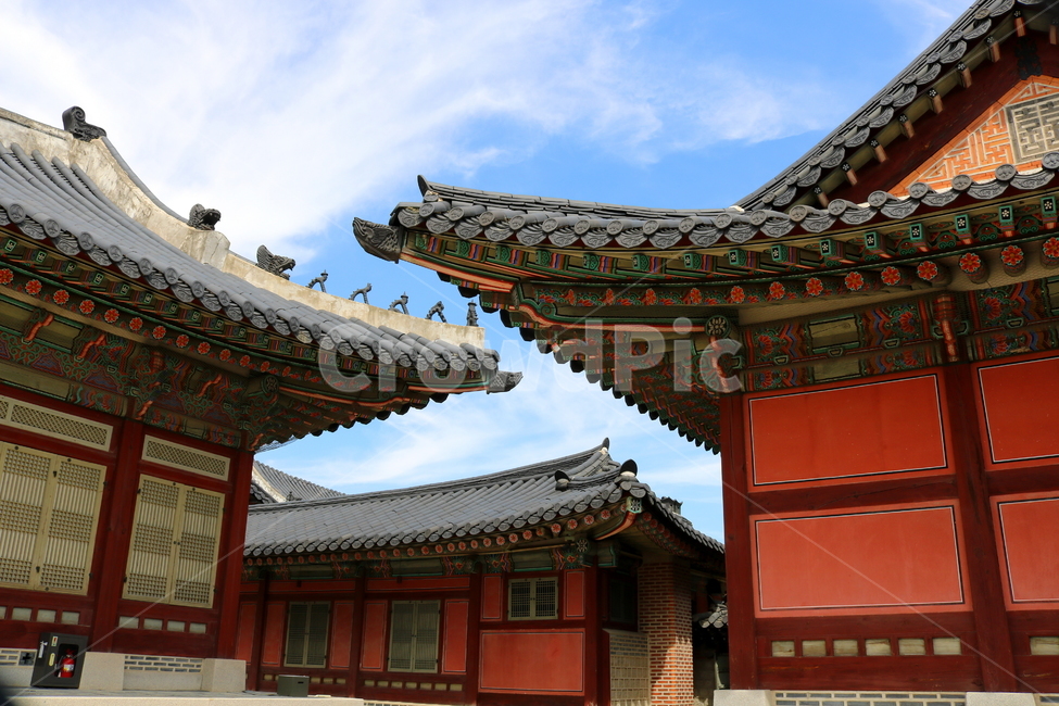 경복궁,고궁,기와지붕,서울,광화문,옛날집,한국전통,한국문화,korean traditional,korean culture,랜드마크,landmark,tourist attraction,한국랜드마크,한국관광지,한국명소,korea landmark,korea tourist attraction,건축물,건물외관,exterior,building,structure,architecture,construction