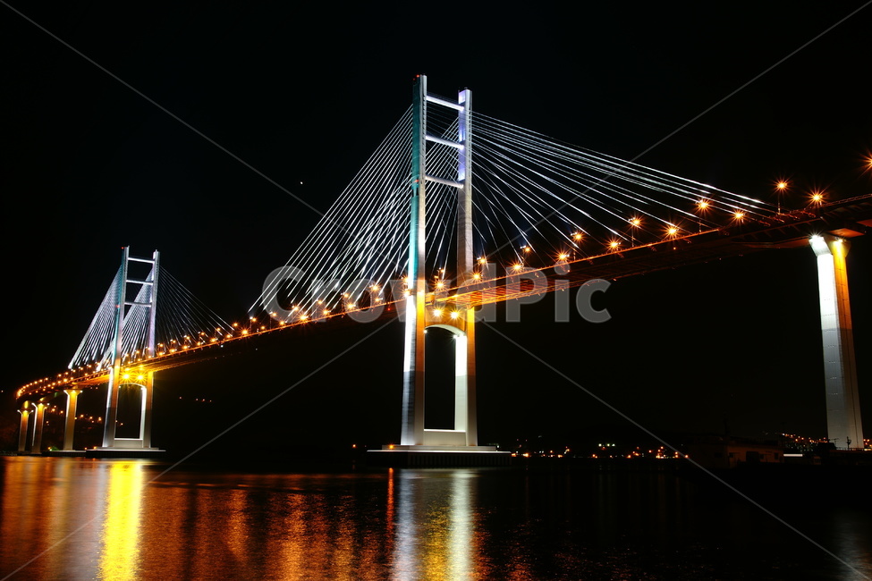 마창대교,야경,다리,교량,주탑,해변,바다,beach,sea,야경,밤,풍경,nightscape,night,landscape,도시,city,bridge,building,건물