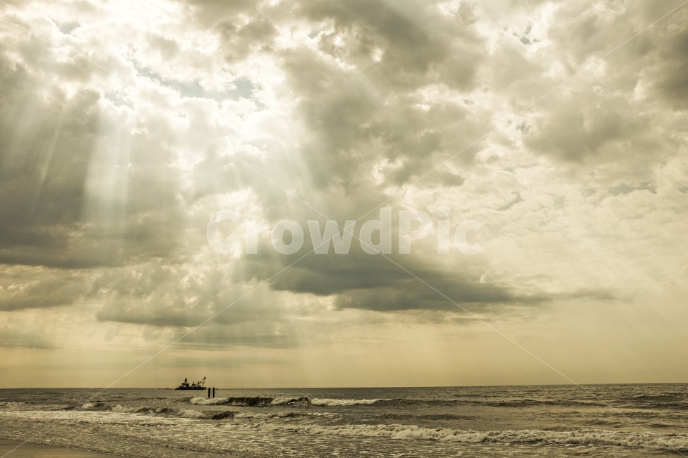 nature,자연,weather,날씨,outdoors,하늘,바다,아침,햇빛,빛,배,sea,sunlight,sun,light,rays,clouds,morning