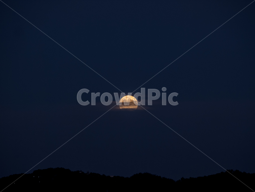 달,보름달,월출,하늘,구름,fullmoon,moonrise,sky,clouds,밤,night,moon,야경,밤,풍경,nightscape,night,landscape,nature,자연,outdoors,옥외