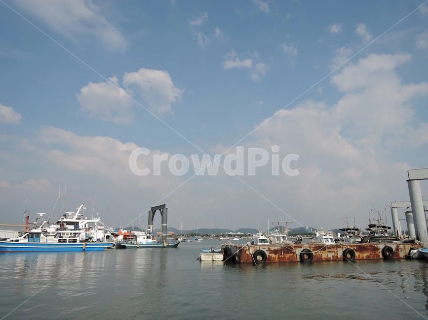 water,물,watercraft,선박,transportation,교통,boat,보트,dock,독,pier,교각,배,하늘,sky,구름,cloud
