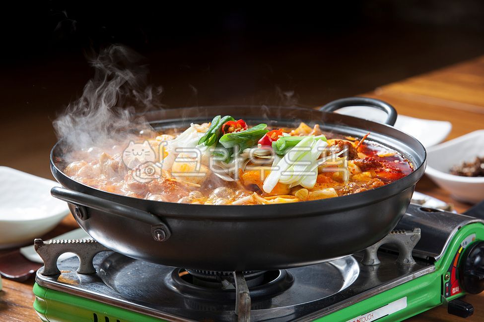 닭도리탕,닭볶음탕,닭매운탕,볶음탕,볶음요리,볶음음식,건강식,영양식,별미,식사,그릇,맛집,먹거리,한국전통,한국전통음식,전통음식,전통요리,민속음식,토종음식,한식,감자,감자요리,대파,고추,닭요리,닭메뉴,소주안주,안주,토종닭,토종닭볶음탕,토종닭볶음,닭,중복,말복,식당,초복,초복음식,말복음식,중복음식,food,음식,음식,식재료,요리,food,cook,meal,dishes,food reserves