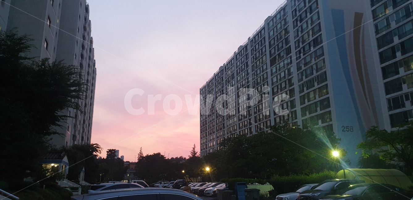 저녁노을,배경화면,아파트,주차장,일몰,야경,밤,풍경,nightscape,night,landscape,도시,city,town,시티,urban,어반,building,건물,metropolis,중심지,office building,사무실 건물