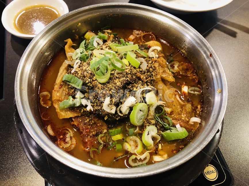 해장국,식사,뼈해장국,국물,국,요리,bowl,meal,식품,food,음식,식재료,요리,food,cook,meal,dishes,food reserves