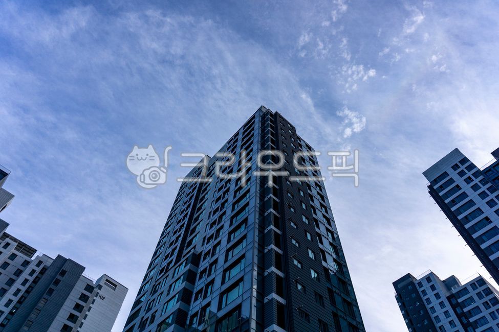 빌딩,비즈니스,비지니스,고층빌딩,대기업,회사,기업,건축물,시티,highrise,business,concept,대도시,블루톤,유리창,glass,컨셉,콘셉,업무,사무실,오피스가,office,사옥,부동산,빌딩가,랜드마크,풍경,landscape,officebuilding,사무실건물,하늘,구름,cloud,유리,sky,building,officebuilding,건물,어반,urban,사무실건물,town,도시,city,highrise,고층건물,apartmentbuilding