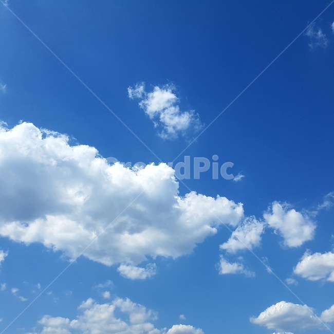 하늘,파란,구름,흰구름,파란하늘,뭉게구름,두둥실,흰,맑은,갠,파랑,파란색,흰색,위