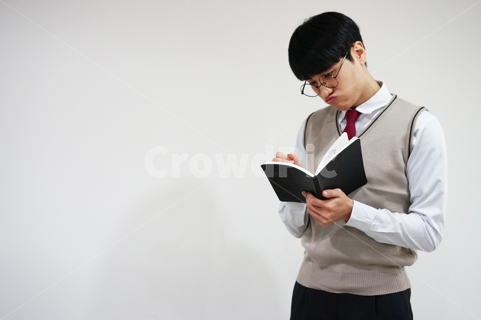 수능,교육,학생,교복,시험,강의,수업,고등학생,고3,남고생,남자고등학생,남고,수능시험,기말고사,중간고사,모의고사,exam,quiz,test,학업,공부,남자,남학생,사람,인물,인간,human,person,얼굴표정,facialexpression,face,남성,man,male,학교,education,learning,study,schoo,사람,인물,인간,human,person,얼굴표정,facial expression,face,남성,남자,man,male,감정표현,기분,feeling,emotion,교육,학교,공부,education,learning,study,school