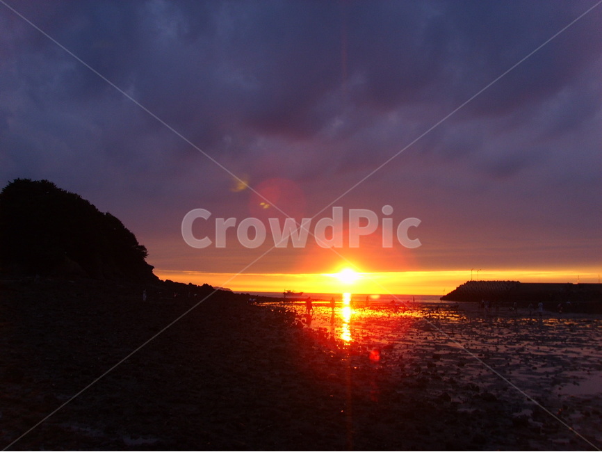 일몰,태양,해변,해수욕장,섬,바다,자연,풍경,nature,landscape,실루엣,그림자,silhouette,shadow,outdoors,옥외,dusk,황혼,dawn,새벽,red sky,붉은 하늘,sky,하늘,sunset