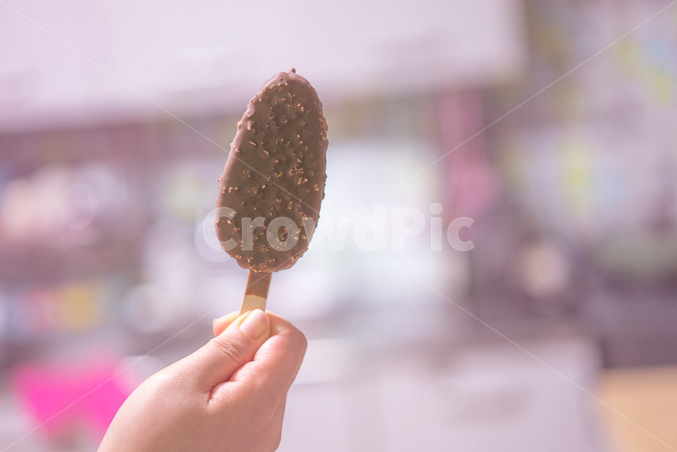 아이스크림,초콜릿,초코,간식,음식,먹거리,sweets,food,person,사람,손,디저트