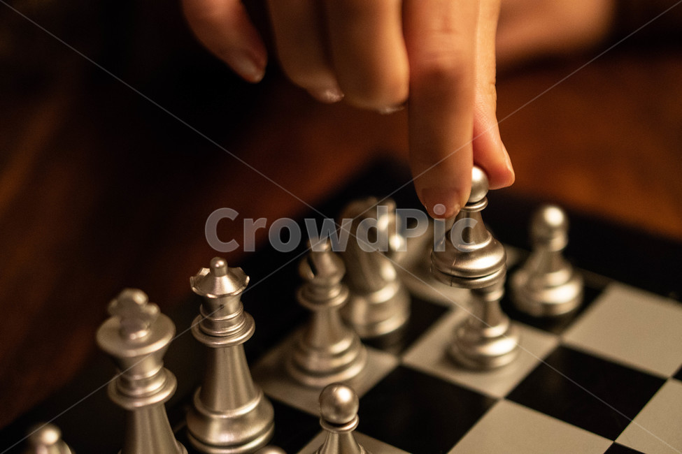 체스,선택,판단,고민,신중,시작,게임,생각,계획,관리,현명,chess,choice,plan,망설임,hesitation,manage,start,game,thoughts,wise,게임,오락,놀이,game,play,사물,물건,오브젝트,thing,object,matter