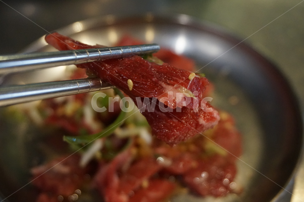 육회,냉동육회,육회한점,차가운육회,소주안주,음식,식재료,요리,food,cook,meal,dishes,food reserves,육류,고기,meat,한식,한국음식,한국요리,korean food,korean dishes,korean meal,korean cook