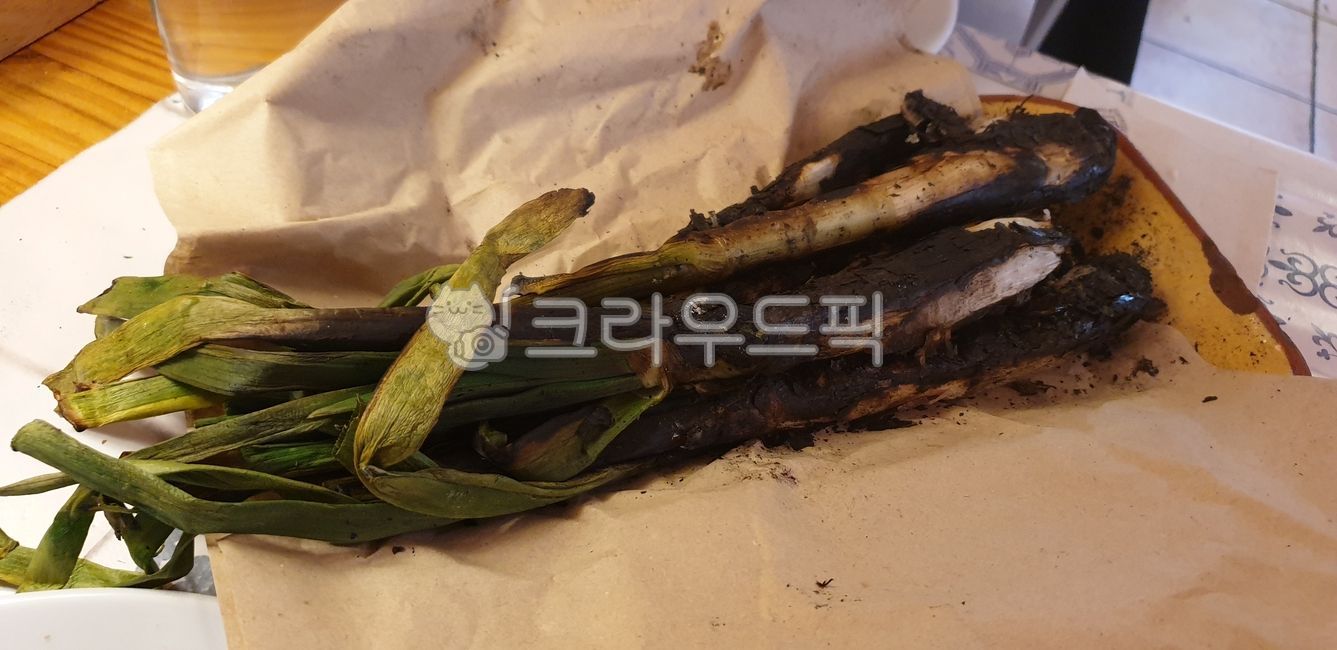 Lets go,Direct fire grilled green onion,green onion,food