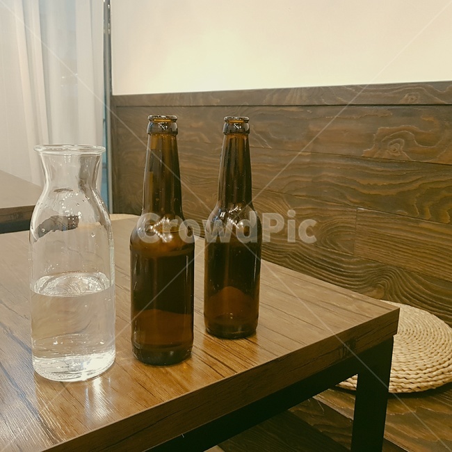 감성,감성카페,일본카페,맥주병,유리병,brown,cafe