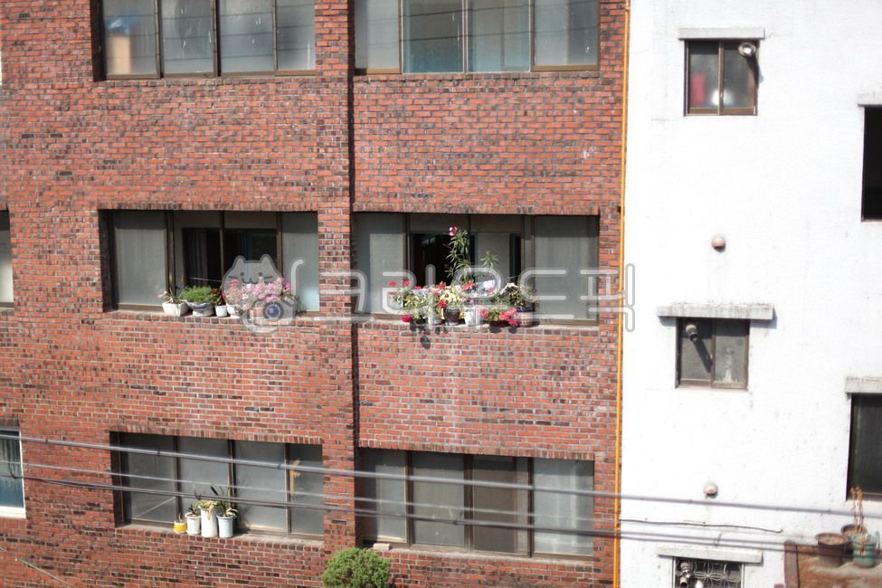 아파트,부영아파트,동네,도시,풍경,city,landscape,structure,오래된집,폐가,벽돌,폐건물,붕괴,차가움,건축물건물외관,building