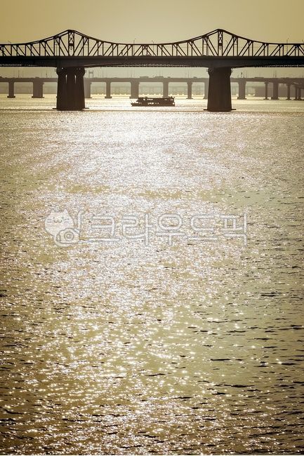 한강,동호대교,유람선,항해,다리밑,일몰,sunset