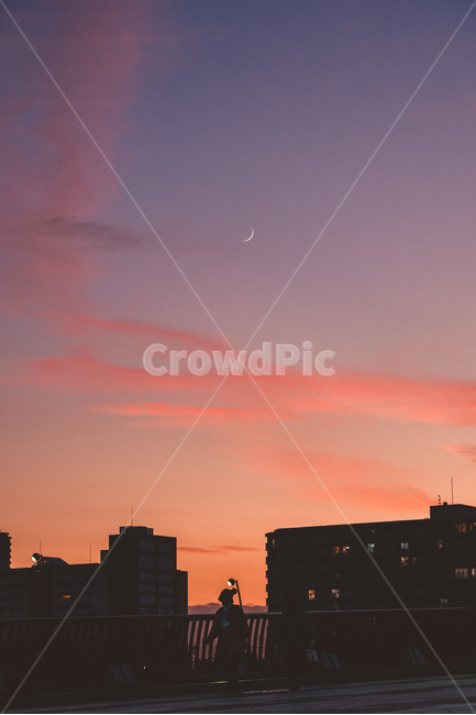 초승달,달,야경,하늘,저녁하늘,밤하늘,nature,자연,outdoors,야경,밤,풍경,nightscape,night,landscape,도시,city