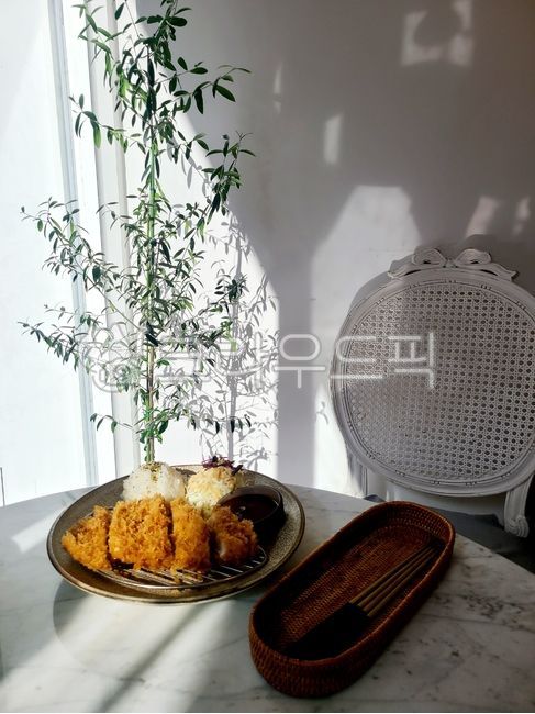 음식,food,돈까스,밥,양배추샐러드,수저통,porkcutlet,음식,식재료,요리,food,cook,meal,dishes,food reserves