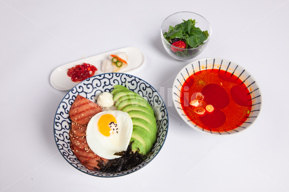 덮밥,아보카도덮밥,스팸덮밥,비빔밥,스팸,아보카도,음식,계란,김,음식,식재료,요리,food,cook,meal,dishes,food reserves