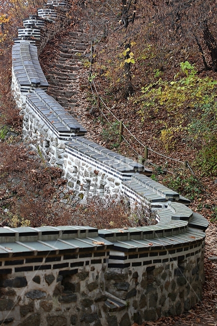남한산성,성,성곽,단풍,낙엽,길,둘레길,숲,숲길,담,돌담,가을,자연,풍경,벽,울긋불긋,산성,식물,가을,계절,fall,autumn,season