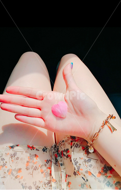 손바닥,여자,손,꽃무늬,여름