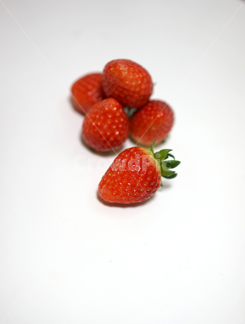 딸기,strawberry,과일,음식,겨울철과일,빨강,레드,red,베리,신선,스트로베리,음식,식재료,요리,food,cook,meal,dishes,food reserves,과일,열매,fruit