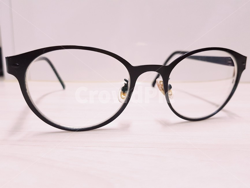 안경,안경테,glasses,뿔테안경,안경부속품,검은테