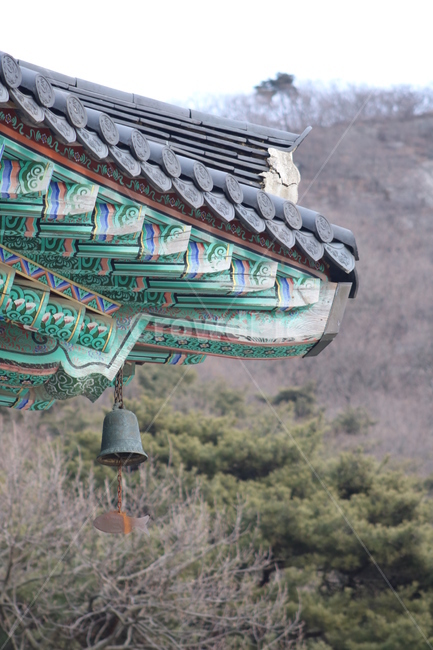처마,한옥처마,처마밑종,종,색의조화,한옥의아름다움,기왓장,한국전통,한국문화,korean traditional,korean culture,건축물,건물외관,exterior,building,structure,architecture,construction