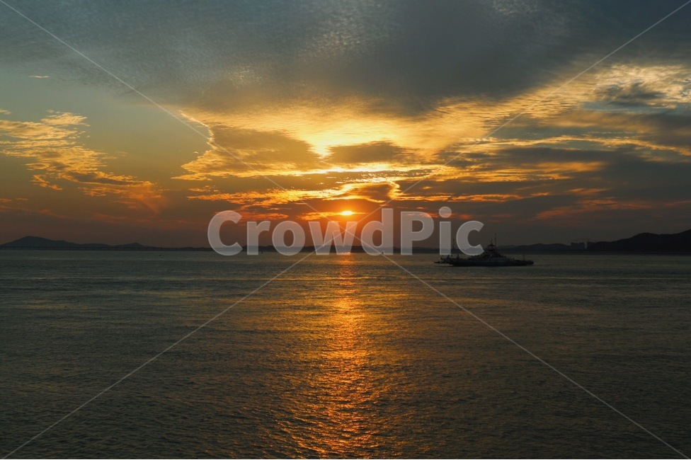 nature,자연,sunlight,햇빛,옥외,outdoors,황혼,sunset,일몰,redsky,붉은하늘,sky,하늘