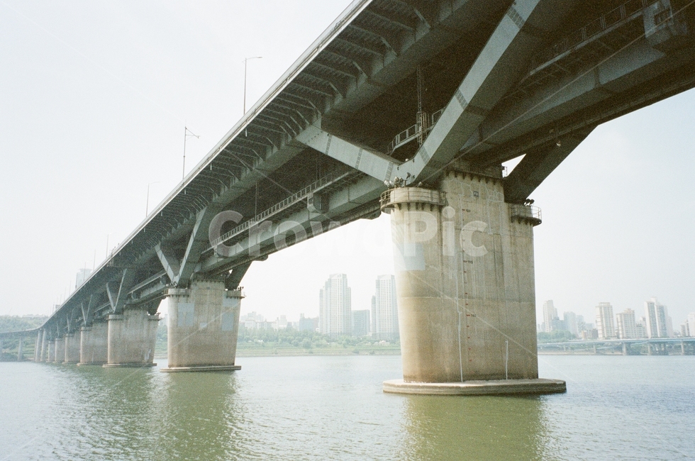 한강,봄,기둥,구조물,뚝섬,hanriver,풍경,필름,아날로그,film,filmphotography,analog