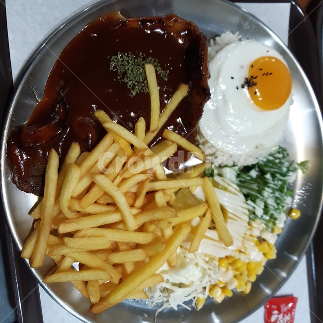 비프플레이트,고기,양식,감자튀김,계란,egg,food,음식