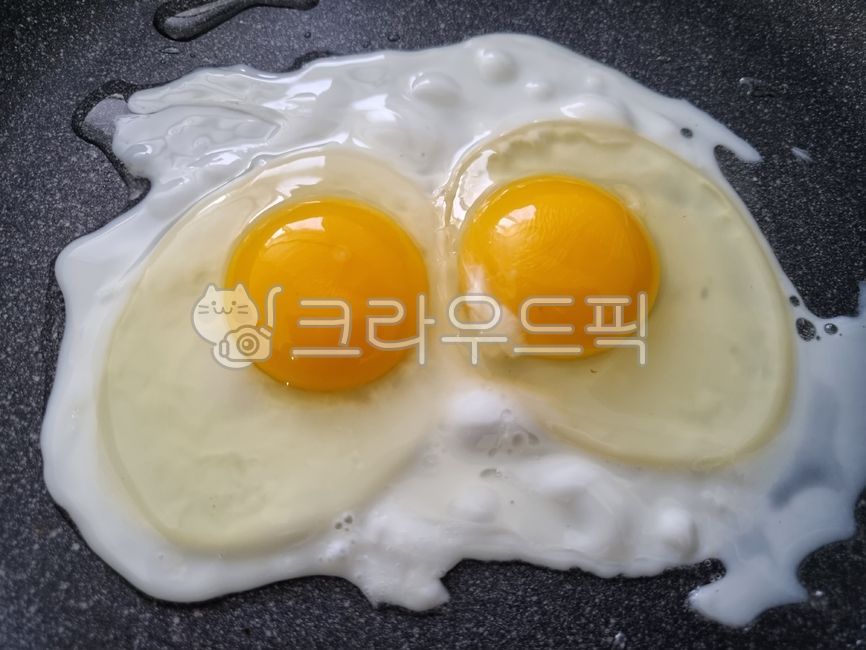 음식,food,계란,egg,후라이,요리,cooking,계란흰자,계란노른자,흰자,노른자,반숙,eggwhites,whiteegg,yolk,eggyolk,계란반숙,softboiledegg,달걀반숙,sunnysideup,달걀흰자,달걀노른자,달걀,닭알노른자,chickeneggyolk,닭알흰자,chickeneggwhites,계란후라이,달걀후라이,fry,friedegg,닭알후라이,chickeneggfry,식재료,요리재료,음식재료,foodstuff,cookingmaterial,foodmaterial