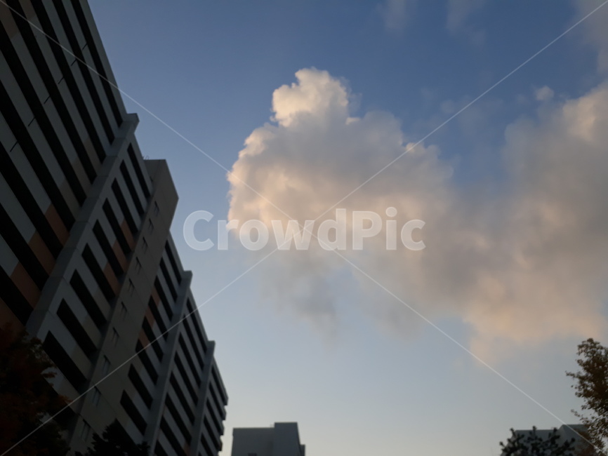 구름,아파트,건물,자연,하늘,도시,풍경,city,landscape,nature,weather,날씨,outdoors,옥외,sky,cloud,cumulus,적운