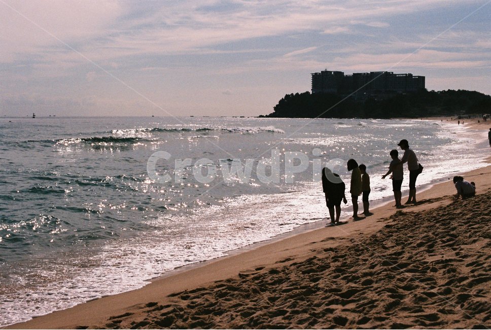 바다,백사장,등대,커플,남녀,가족,해변,바다,beach,sea,사람들,대중,군중,other people,crowd,인물실루엣,사람실루엣,character silhouette,human silhouette,person,사람,human,인간,outdoors,옥외,nature,자연,ocean,대양,water,물,promontory,곶,shoreline,해안선