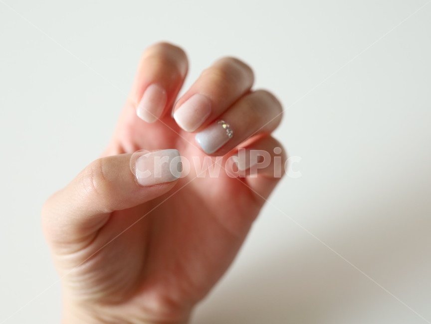 human,인간,person,사람,손가락,네일아트,네일,여자,여자손,손톱관리,신체일부,몸,뷰티,미용,beautytreatment,lady,female,woman,웨딩네일,wedding,nailart,사람,인물,인간,human,person,신체일부,몸,body