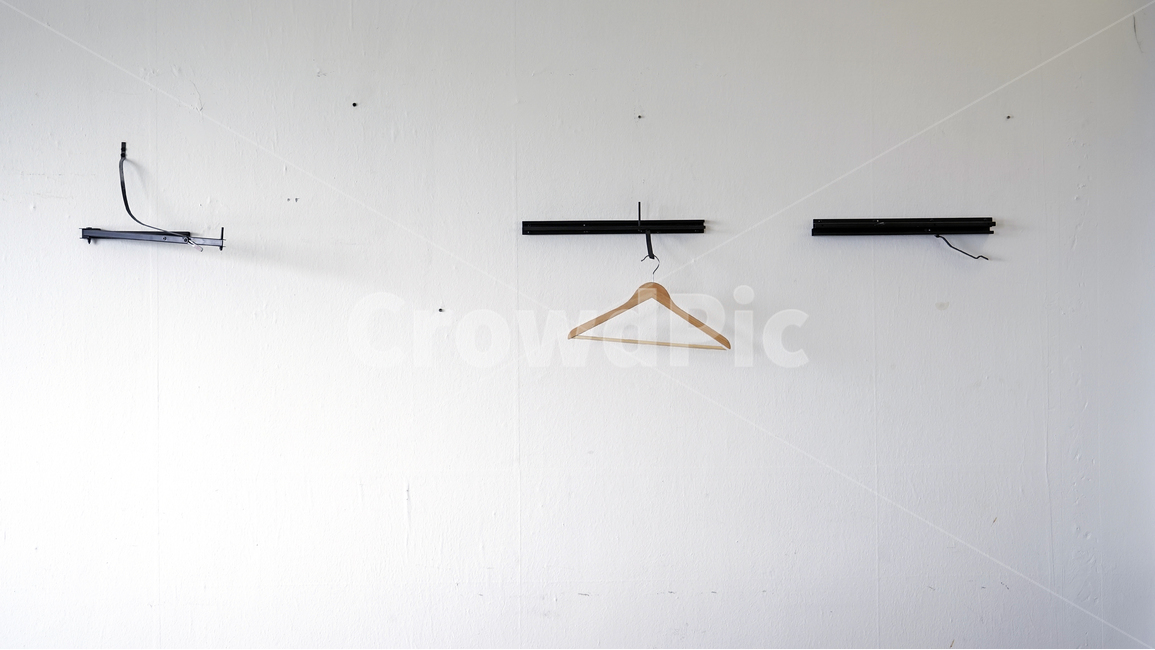 white,wall,hanger,hook,concrete,silhouette,minimal,벽,까페,옷걸이,행거,미니멀,인테리어,실내디자인,interior design,사물,물건,오브젝트,thing,object,matter