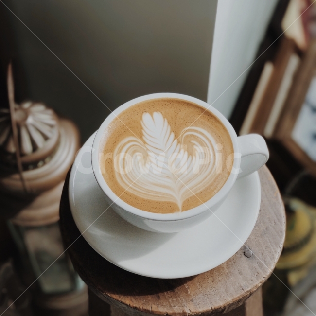라떼아트,커피,라떼,아침햇살,여유,커피,카페,coffee,cafe,감성,sensible,feeling