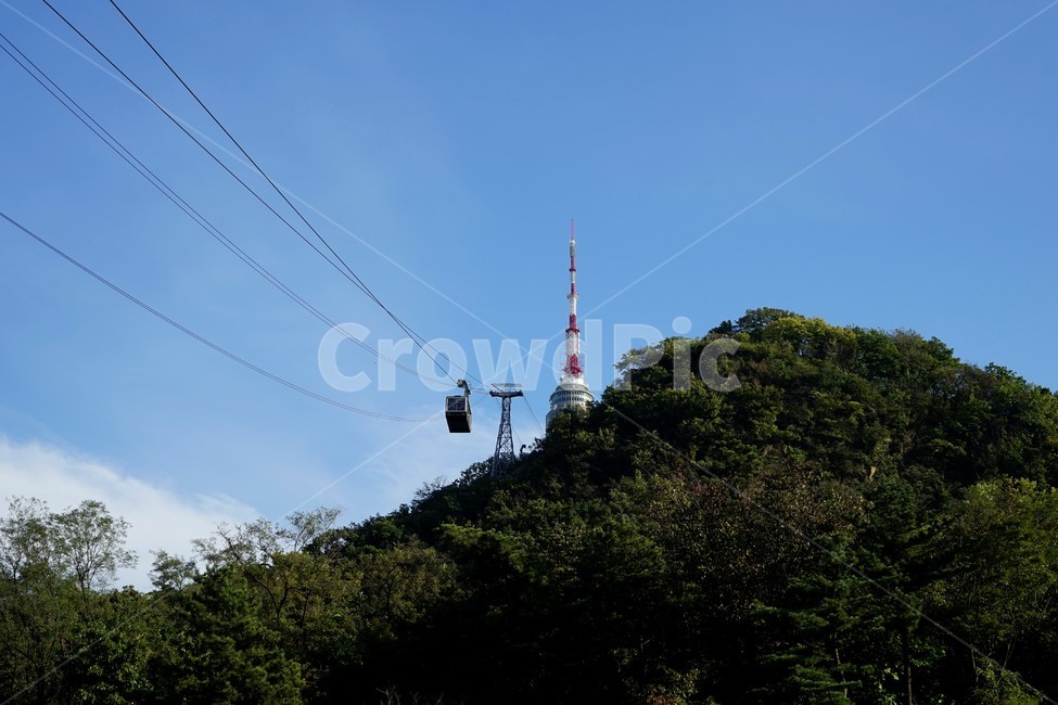 하늘,가을하늘,구름,남산,케이블카,cablecar,삭도,회현동,예장동,남산정상한국삭도공업주식회사,곤돌라,독점,편의시설,서울관람,남산오르기,와이어,산기슭,여행