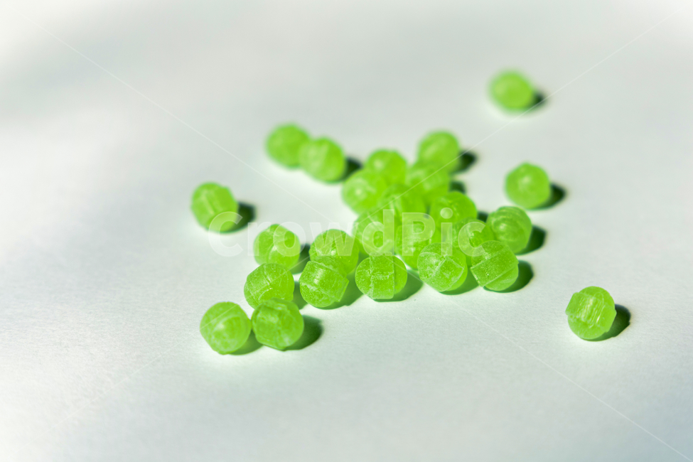 candy,care,green,medicine,mint,pill,pills,sugar,sweet,과자,캔디,사탕,설탕,민트맛,멜론맛,초록색,디저트,간식