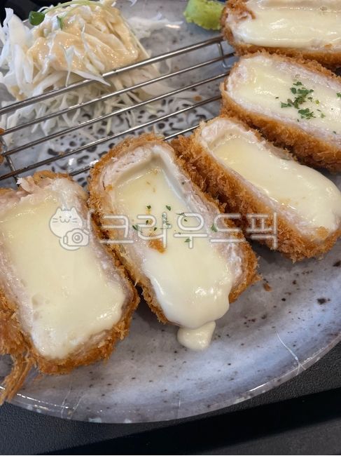 돈까스,치즈까스,치즈,돼지고기,튀김,음식,식사,meal,food,일식