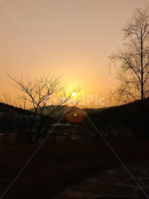 석양,일몰,태양,옥외,붉은하늘,하늘,sunset,outdoors,sunlight,황혼,경치,sky,redsky,nature,자연,풍경,nature,landscape