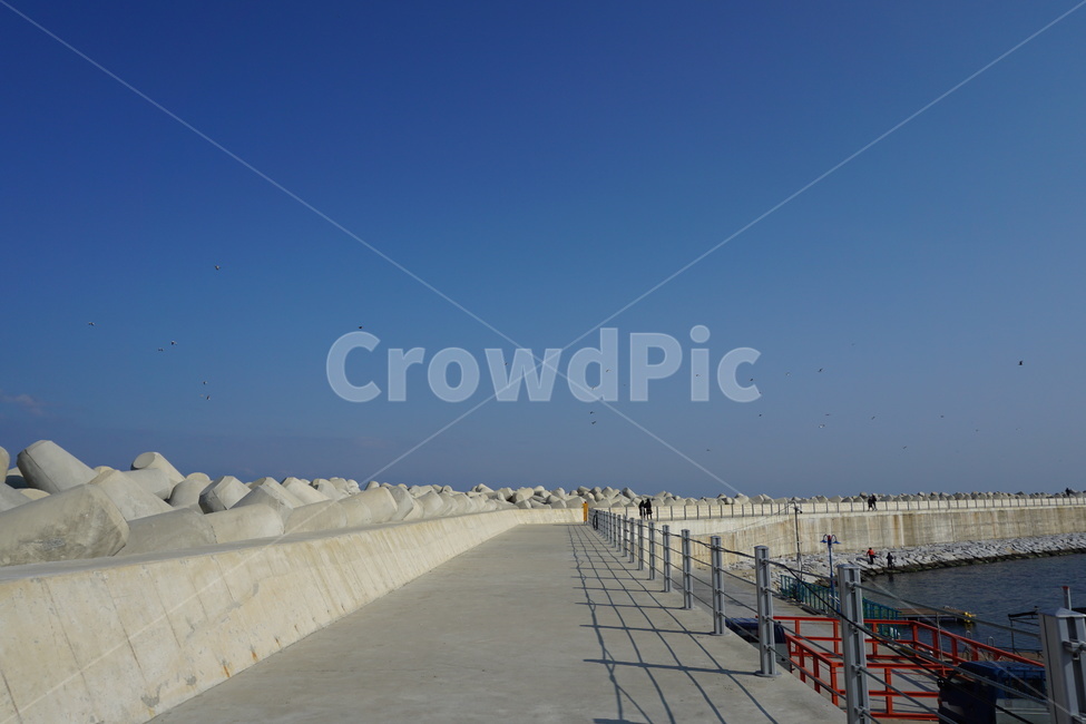 강릉방파제,방파제,하늘,바다하늘,방파제위,자연,풍경,nature,landscape,water,물,waterfront,워터 프론트