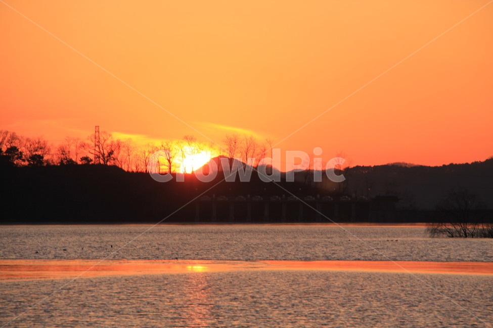 일몰,sunset,붉은하늘,자연,하늘,자연,풍경,nature,landscape,outdoors,옥외,dusk,황혼,sky,dawn,새벽,red sky,붉은 하늘
