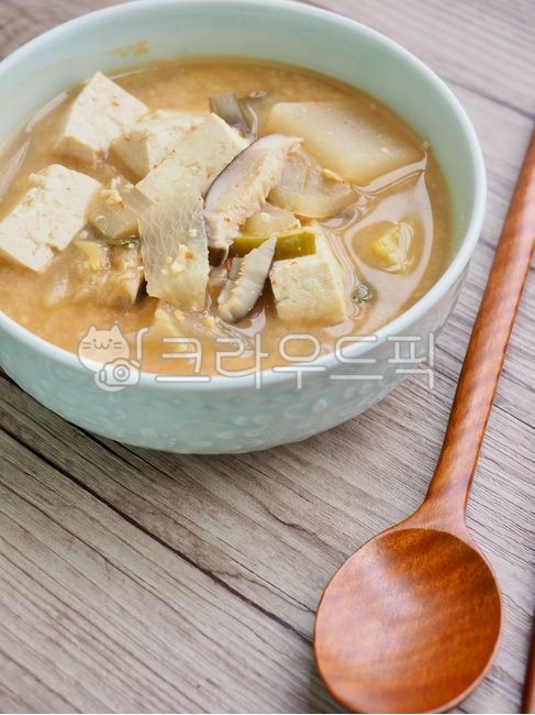 wellnessfood,asianfood,sidedish,koreanculture,Korean traditional food,vegetable,side dish,wellbeing,Korean food,Wellbeing food,spoon,Asian food,cooking,traditionalfood,koreanfood,soybeanpastestew,Korean,Korean culture,koreantraditionalfood,soy bean paste 