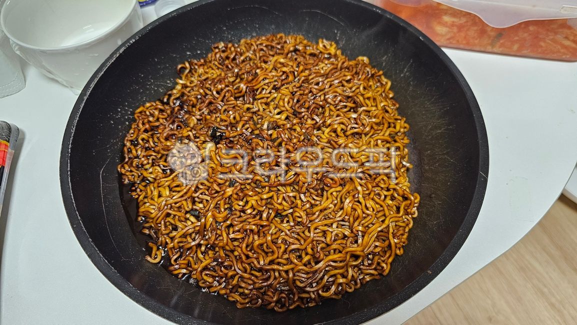 짜장라면, 라면, 짜장, blacknoodle, noodle, 사진,이미지,일러스트,캘리그라피 - 수요일작가
