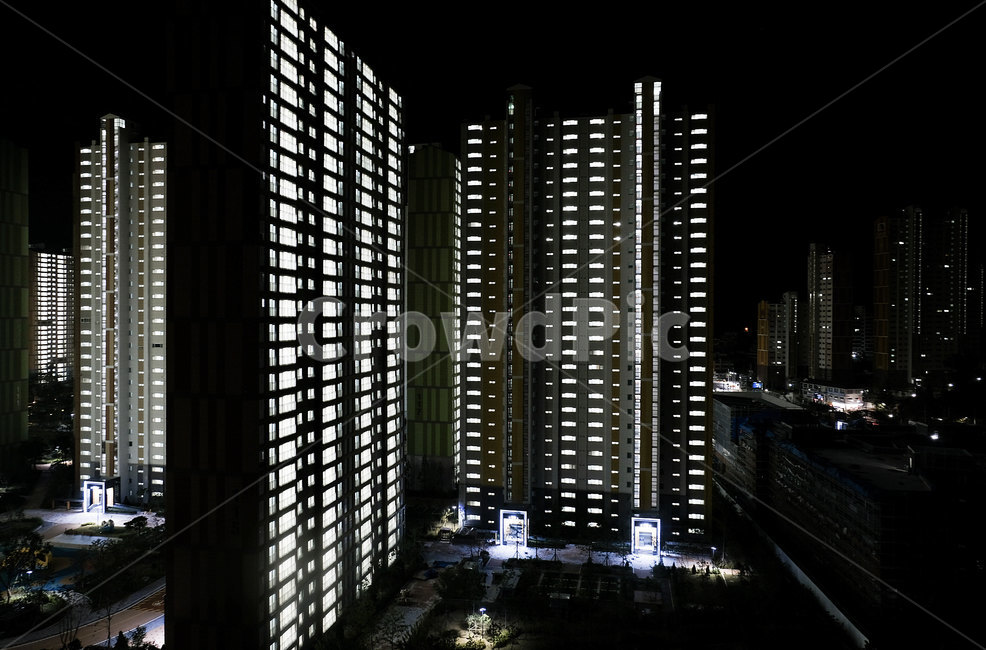 아파트,공사장,건물,불빛,야경,nightscape,apartment,apart,building,light,night,어반,urban,도시,city,고층건물,야경,밤,풍경,nightscape,night,landscape,도시,city,건축물,건물외관,exterior,building,structure,architecture,construction,시티,town,high rise,고층 건물