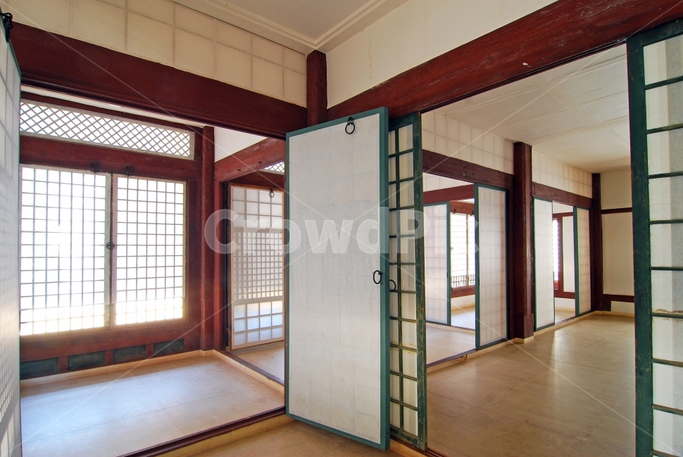 한옥,기와집,실내,방,인테리어,창호,문,방문,궁,궁궐,궁중,집,주택,바닥,한국,전통,한국전통,전통건축,고건축,건축,한국전통,한국문화,korean traditional,korean culture,인테리어,실내디자인,interior design